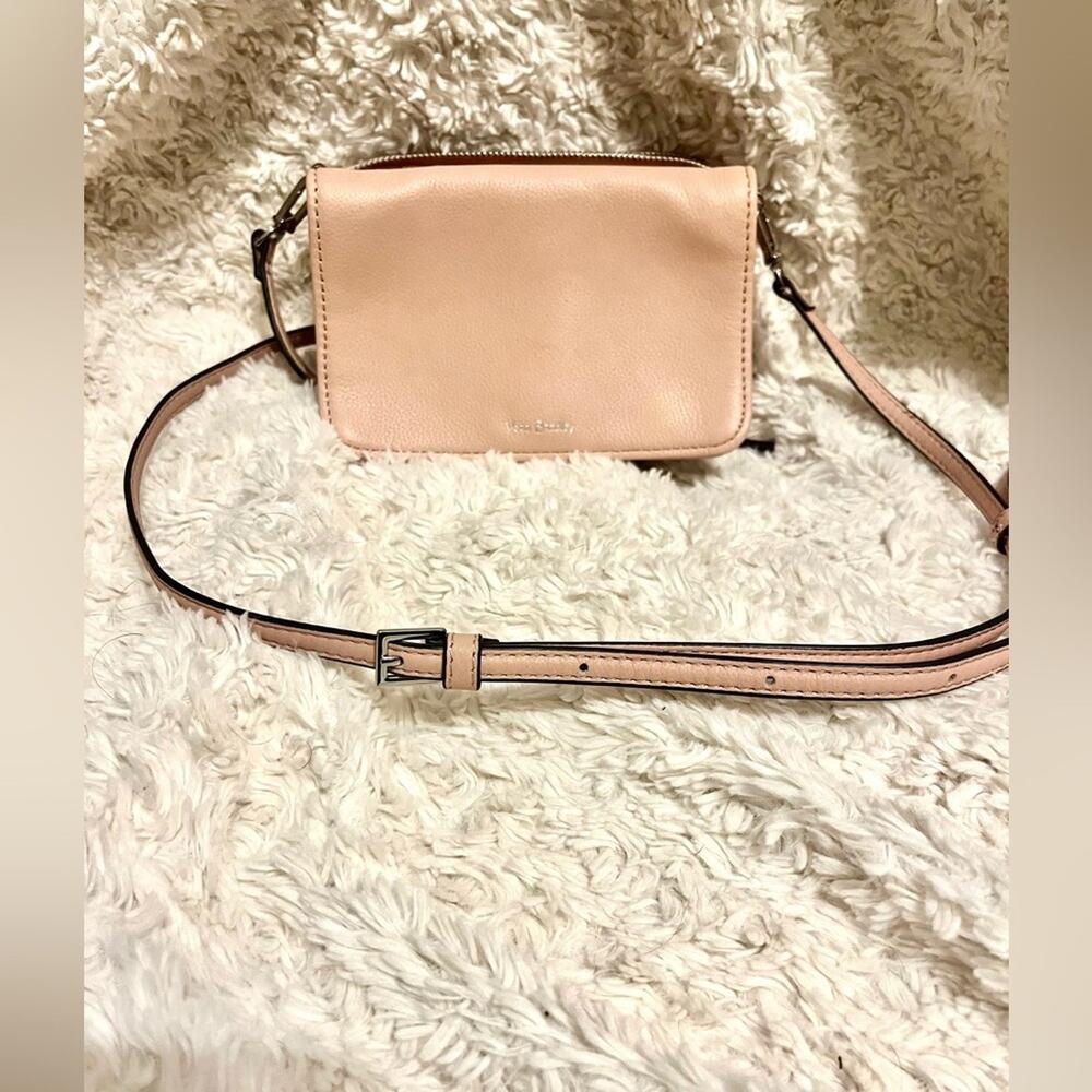 🎉💕VERA BRADLEY pink crossbody! Retail $155